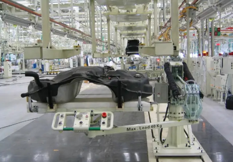 Enhancing Efficiency and Safety with Robotic Arm Solutions in Heavy Handling Operations